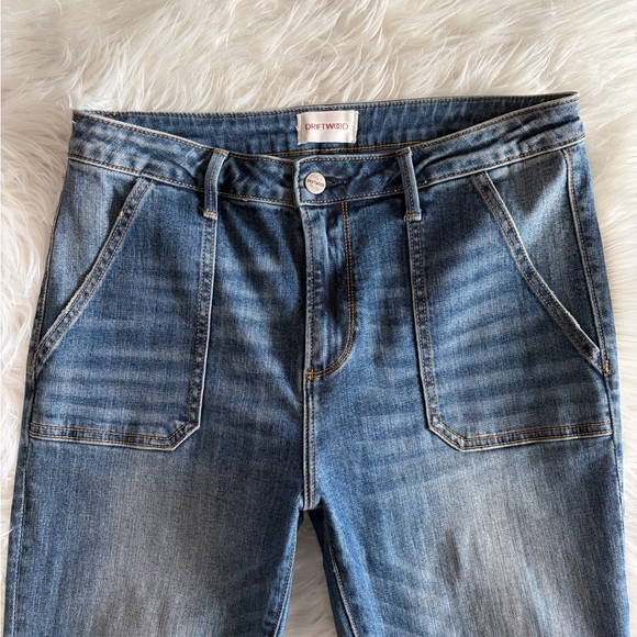 Driftwood Farrah High Rise Flare Jeans - Picture 4 of 8